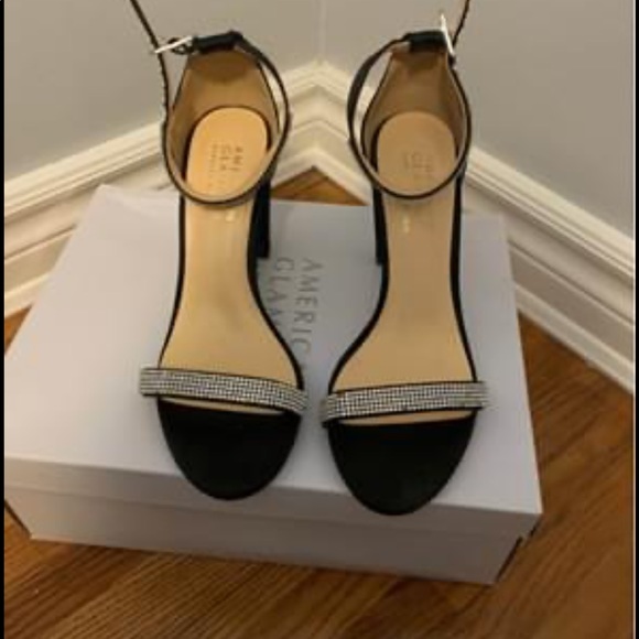 Heels - Picture 2 of 2